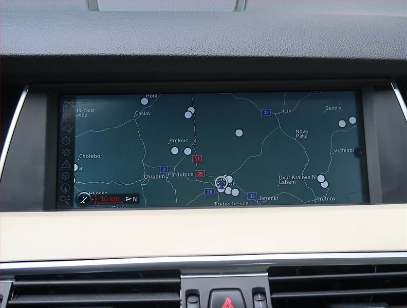BMW Řada 5 (2012) 530d xDrive GT, 4X4, Automat - fotka 16 z 34