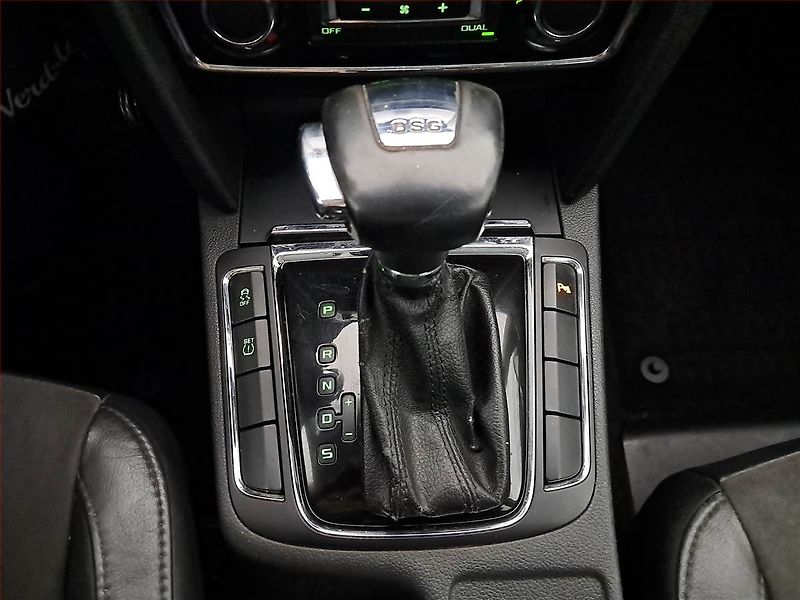 Škoda Superb (2011) 2.0 TDI, Automat, Tempomat - fotka 16 z 18