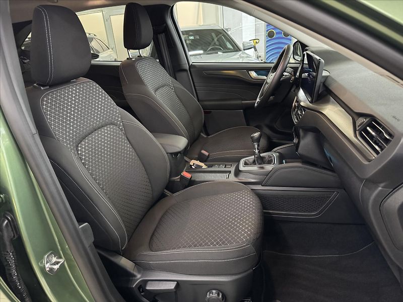 Ford Kuga 1,5   1,5 TSI TITANIUM 111 kW - fotka 9 z 16