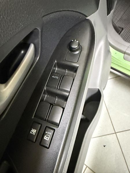 Suzuki SX4 1,6 79kW, ČR - fotka 17 z 22