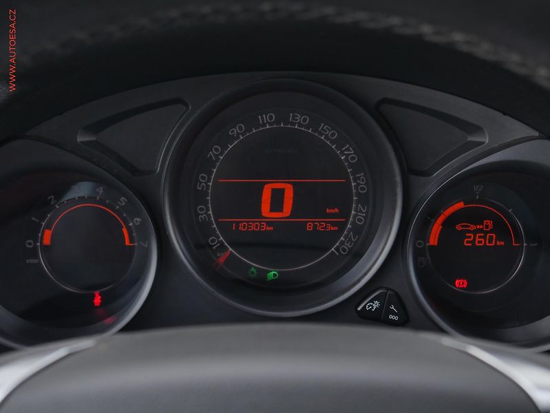 Citroën C4 (2011) 1.6i, ČR, AC, temp, park - fotka 18 z 18