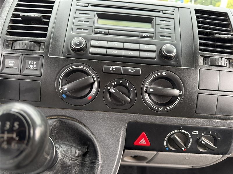 Volkswagen Transporter 2,5   TDI LONG 9 MÍST TAŽNÉ - fotka 10 z 21