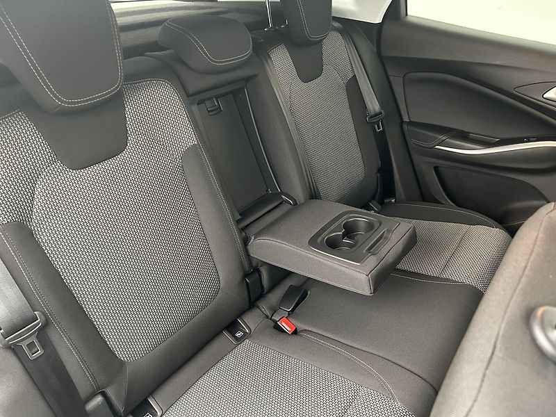 Opel Grandland 1.5 CDTi GS - fotka 14 z 30