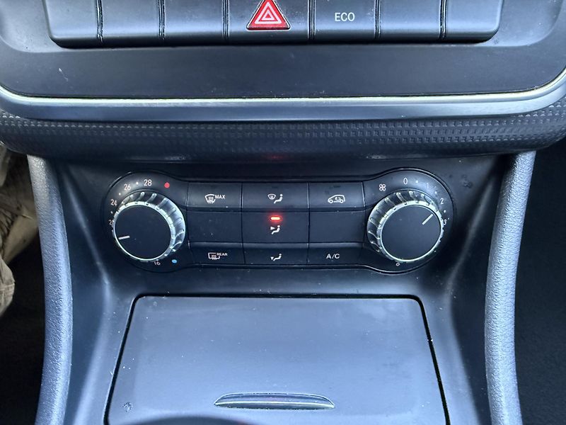 Mercedes-Benz Třídy A A 160 1.5 CDI 66kW - fotka 14 z 20