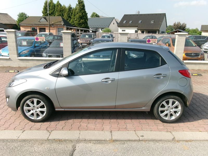 Mazda 2 (2011) 1,3i KLIMA ALU VÝHŘEV - fotka 8 z 27
