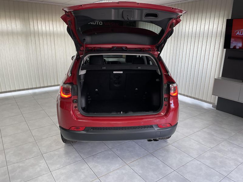 Jeep Compass 1.4 T ČR NAVI  1.MAJ. SERVISKA - fotka 30 z 30