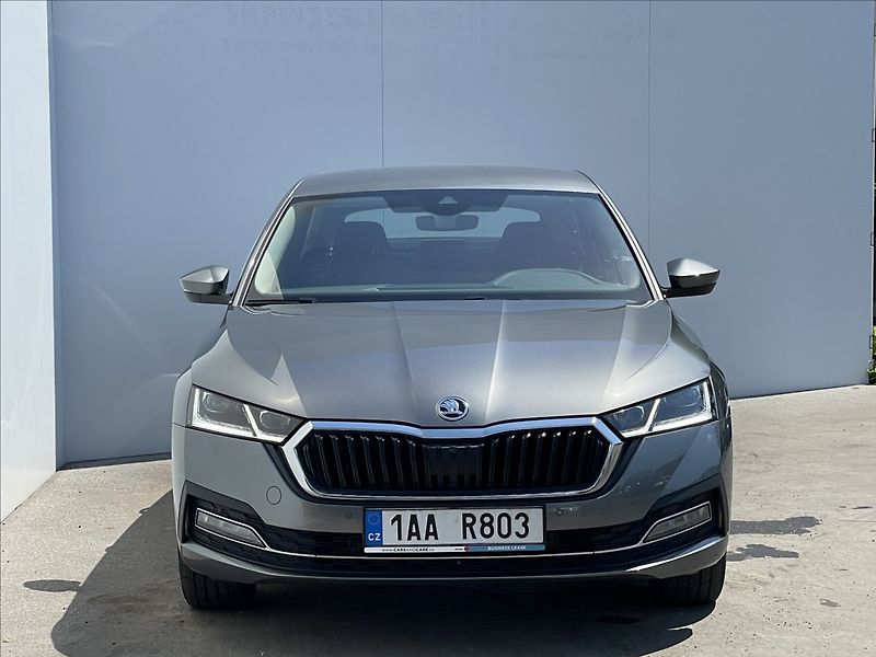 Škoda Octavia 2,0 TDI DSG Style Plus LED+PDC - fotka 21 z 23