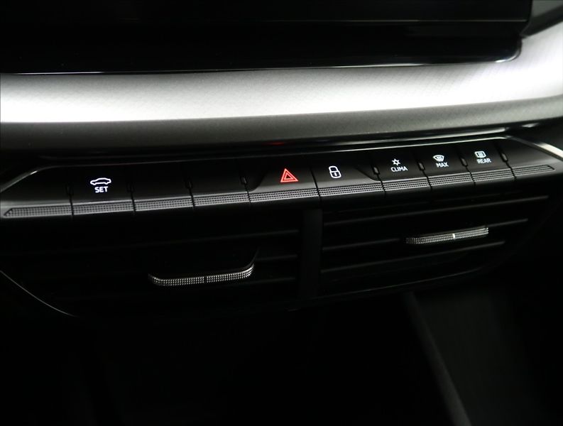 Škoda Octavia 2,0 TDI ČR 1 MAJITEL DPH - fotka 27 z 40