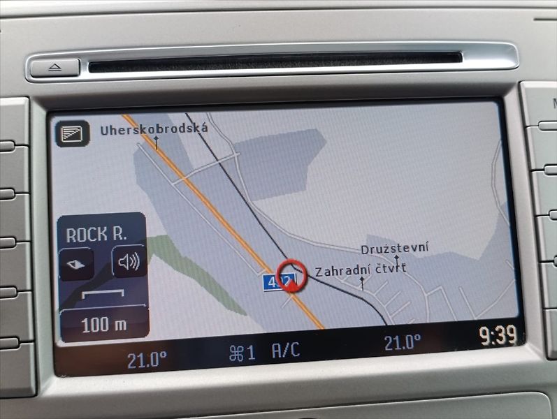 Ford Kuga 2,0 TDCi 4x4 NAVI KŮŽE KAMERA - fotka 15 z 25