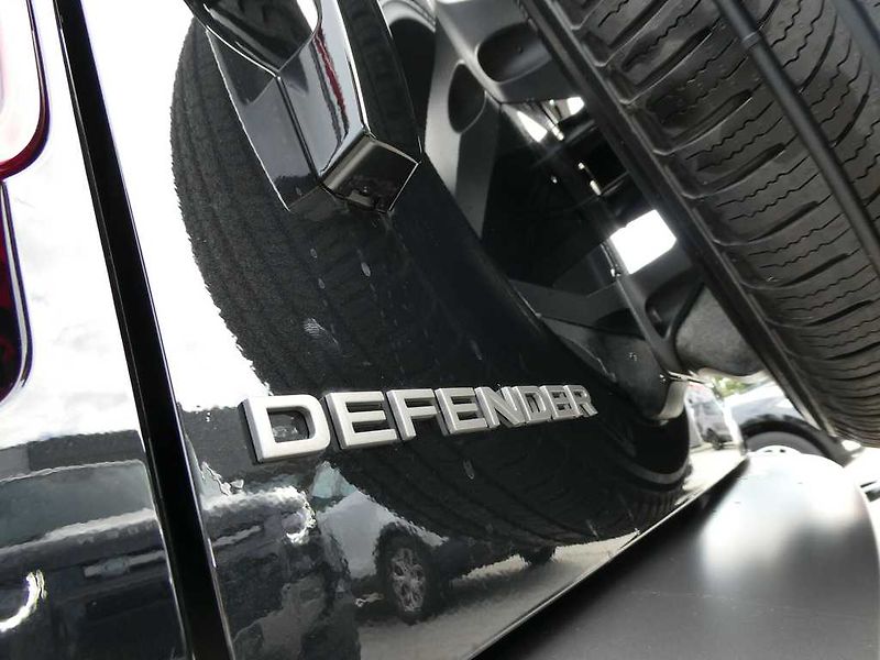 Land Rover Defender 110 3,0 X-Dynamic SE D250 - fotka 35 z 37