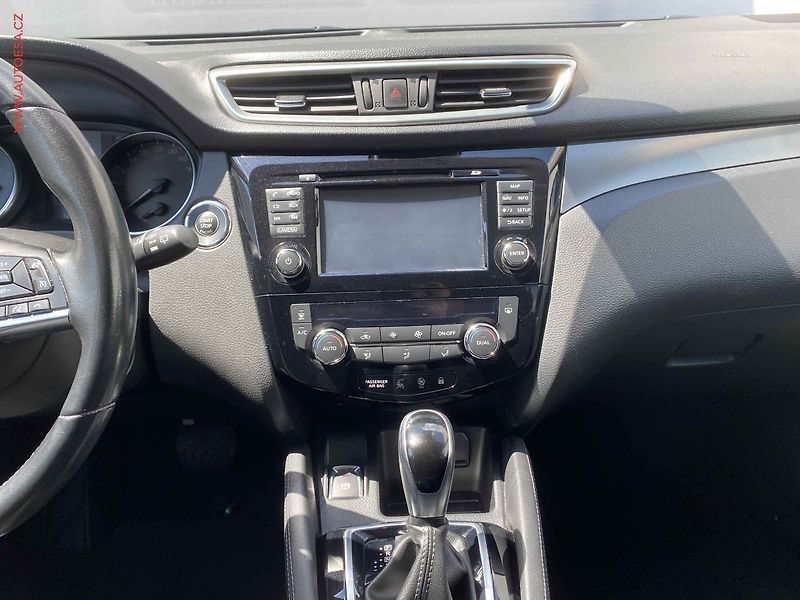 Nissan Qashqai (2017) 1.6 dCi, N-Connecta, AT, TZ - fotka 12 z 17