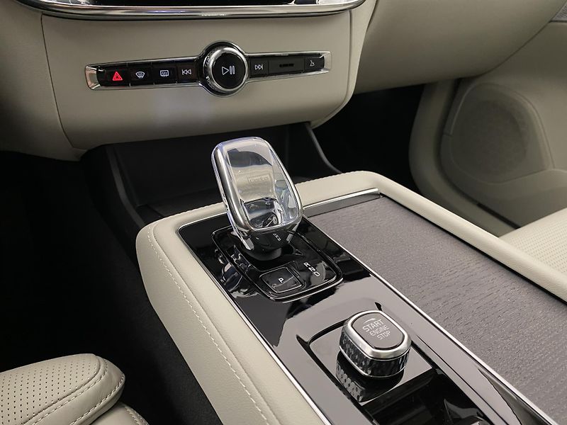 Volvo XC90 (2026) B5 AWD AUT BRIGHT ULTRA 7míst - fotka 39 z 74