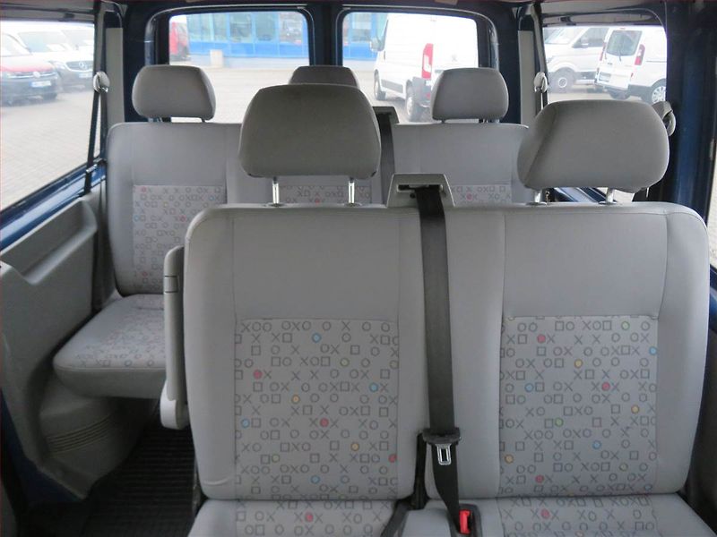 Volkswagen Transporter (2006) 2.5 TDI, Bus, 7Míst, ČR, 1Maj - fotka 10 z 15
