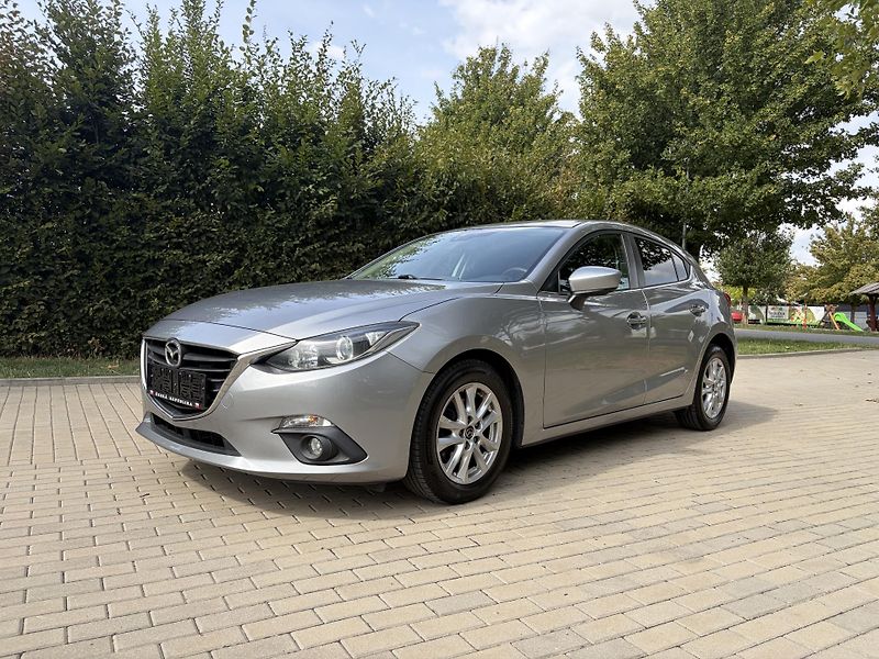 Mazda 3 2.0 Center-Line - fotka 4 z 36