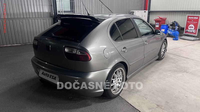 Seat Leon (2004) 1.9 TDi, Top Sport, LED - fotka 2 z 3