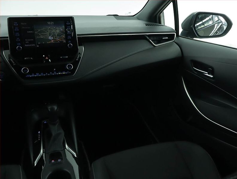 Toyota Corolla (2022) 1.8 Hybrid - fotka 8 z 16