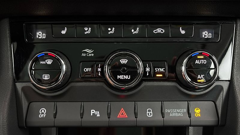 Škoda Karoq 2.0 TDI Style - fotka 13 z 31