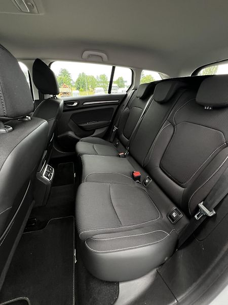 Renault Mégane 1.3TCe 103kW Business DPH - fotka 17 z 21