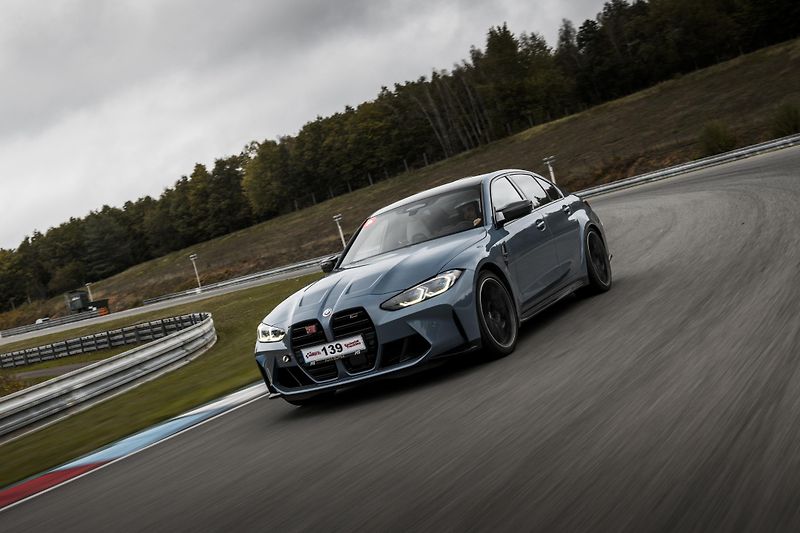 BMW M3 (2022) Comp., XDrive, HUD, Akrapovic - fotka 11 z 32