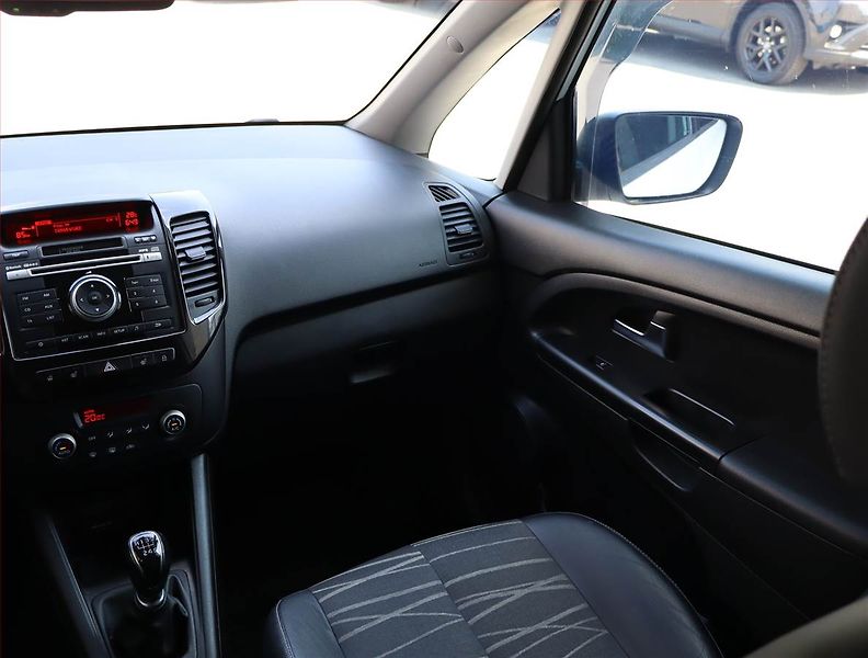 Kia Venga (2016) 1.4 CRDi, Tempomat - fotka 8 z 18