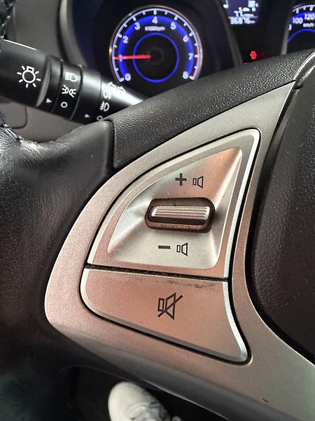 Hyundai ix20 (2016) 1.4I 66kW Trikolor Essential - fotka 17 z 20
