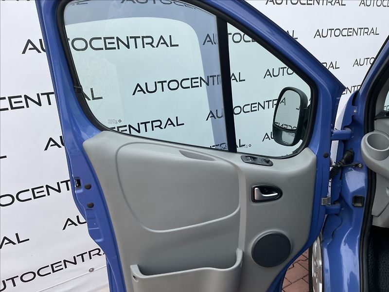 Opel Vivaro 2,5 D,107kW,8míst,po servisu,L - fotka 17 z 23