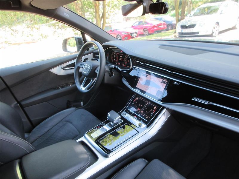 Audi Q7 3,0 TDi 210Kw, S-Line, 1.maj. - fotka 14 z 35