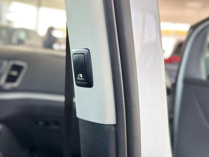 Volkswagen Sharan 2,0TDI 110kW*DSG*Tažné*DPH - fotka 19 z 40