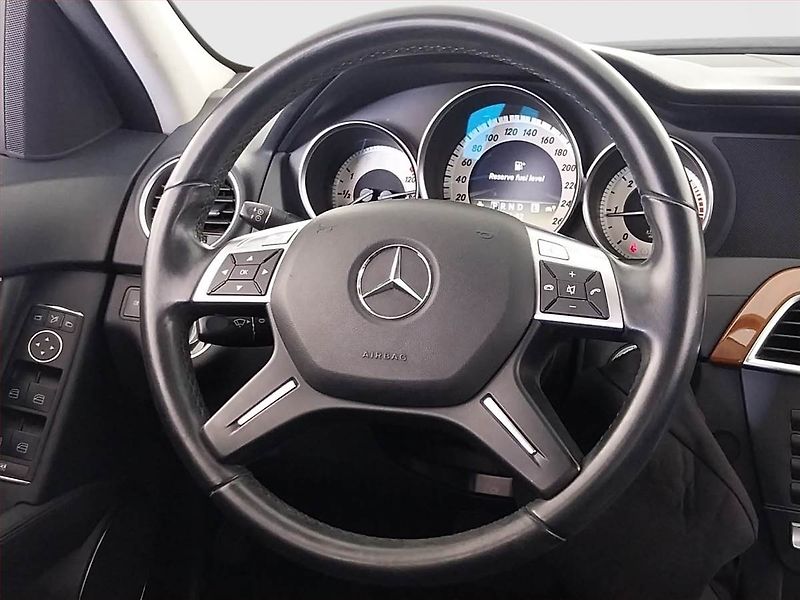 Mercedes-Benz Třídy C (2011) C 250 CDI 4MATIC, 4X4 - fotka 16 z 23