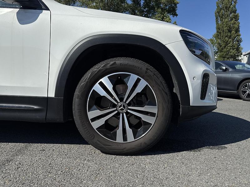 Mercedes-Benz GLB 200d 4MATIC - fotka 15 z 15