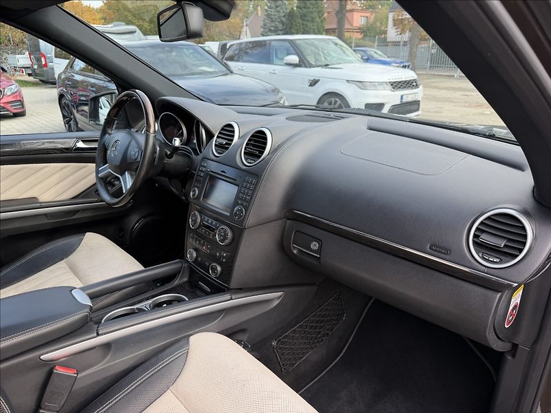 Mercedes-Benz GL 350 CDI 4Matic AMG - fotka 10 z 30