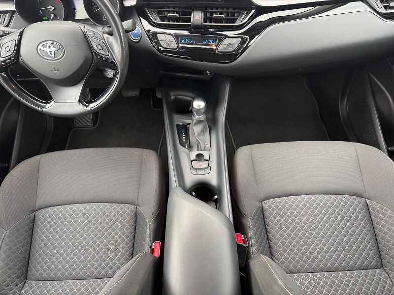 Toyota C-HR 1.8 HSD e-CVT Comfort - fotka 20 z 27
