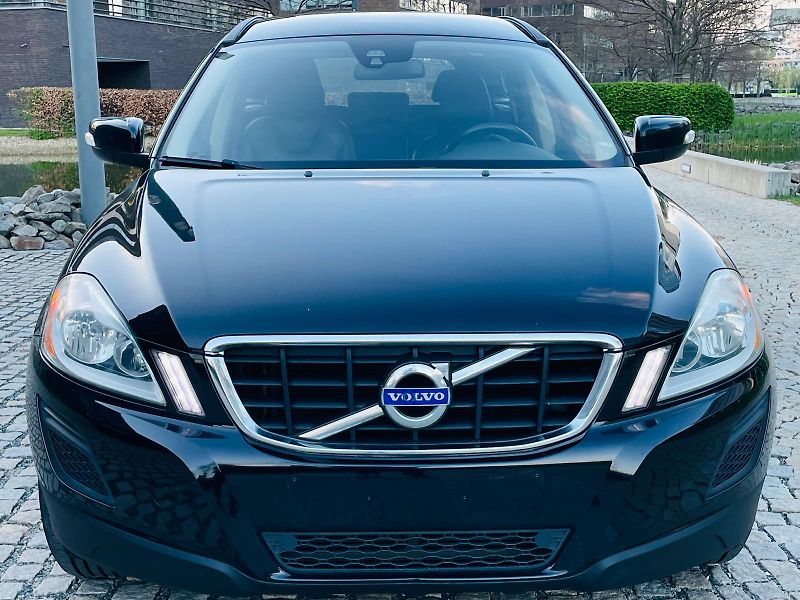 Volvo XC60 2.0D 5VÁLEC AUT VÝHŘEV SENZORY - fotka 6 z 44