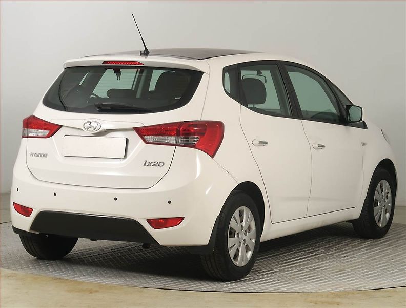 Hyundai ix20 (2014) 1.4 CVVT, ČR,1.maj - fotka 5 z 15