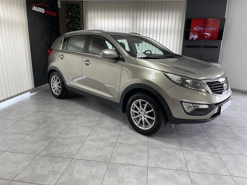 Kia Sportage 2.0 CRDi 4x4 ČR SERVIS.DIGIAC - fotka 2 z 25