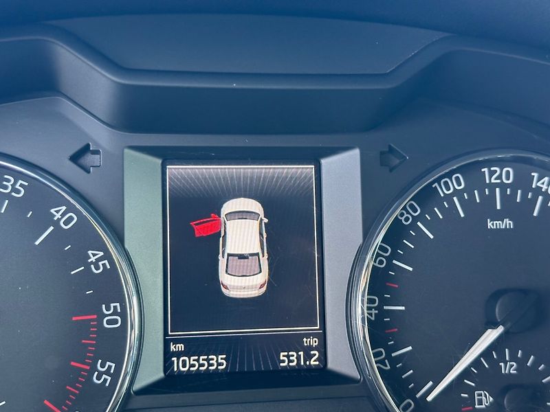 Škoda Octavia (2014) 1.6TDi VYHŘ. SKLA,100%KM - fotka 11 z 17
