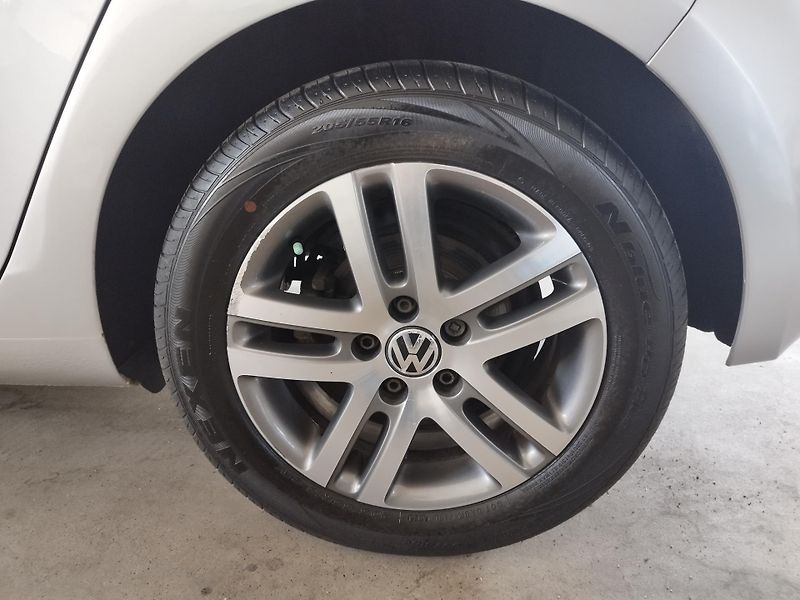 Volkswagen Golf (2010) 1,4TSI,90KW,DSG,ALU,NOVÉ ROZV. - fotka 9 z 27