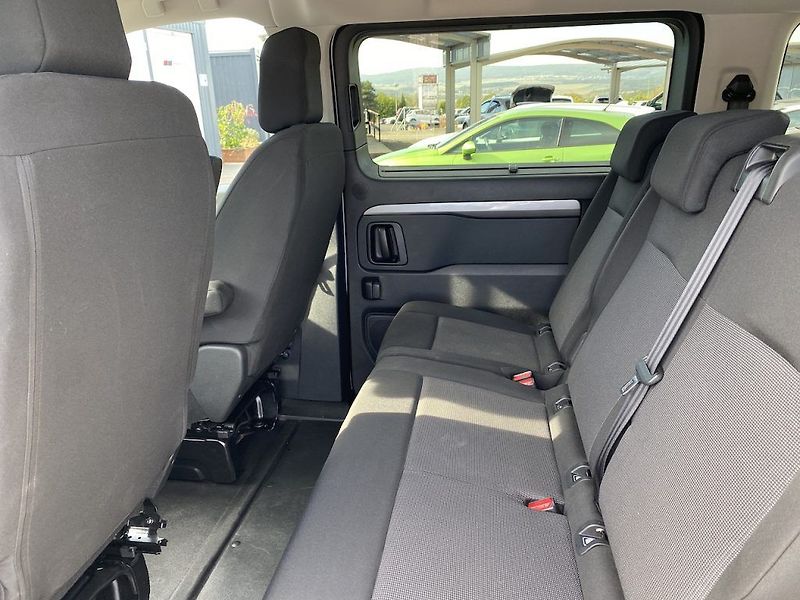 Toyota ProAce Verso 2.0D, ČR, Business L2, 8 míst - fotka 11 z 23