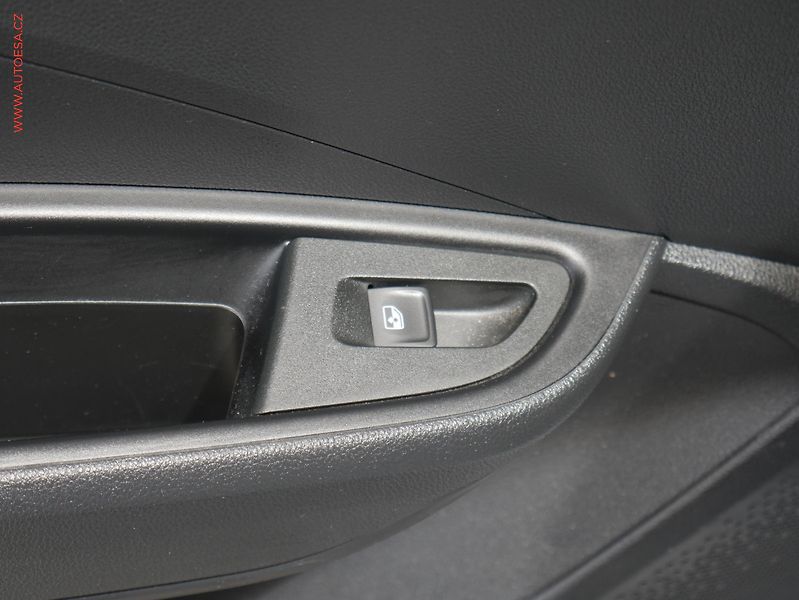 Škoda Fabia (2022) 1.0TSI, 1.maj,ČR, Style, LED - fotka 12 z 20