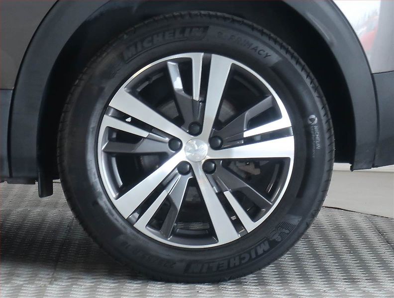 Peugeot 3008 (2023) Allure 1.5 BlueHDi, 1.majitel - fotka 15 z 20