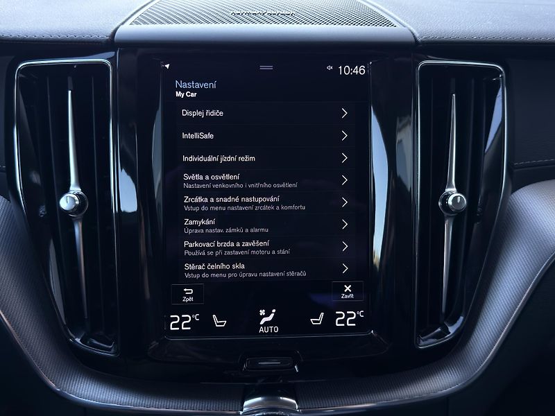 Volvo XC60 B4 AWD INSCRIP. // nezáv. top. - fotka 38 z 48