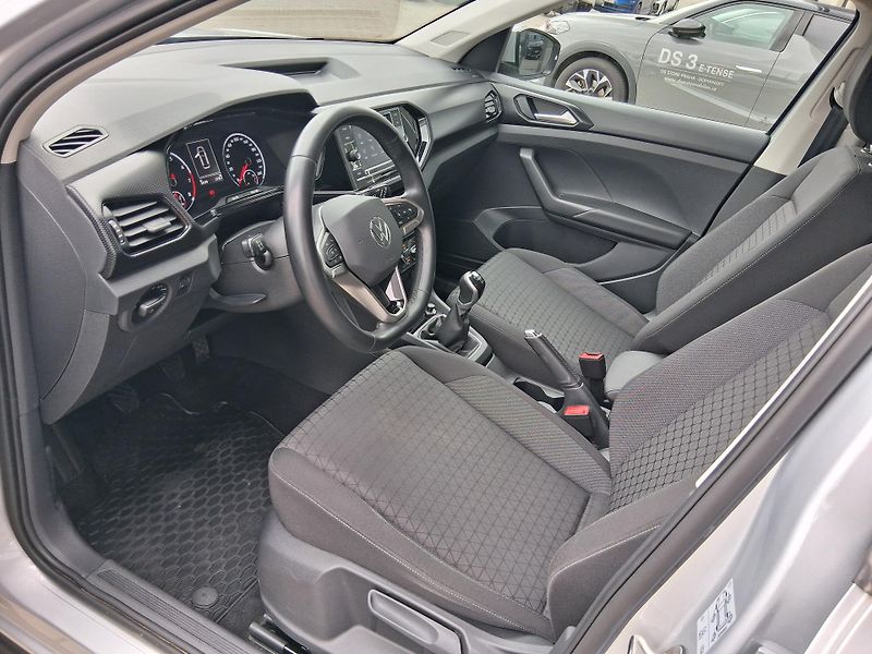 Volkswagen T-Cross LIFE 1.0 TSI 70 kW - fotka 9 z 23