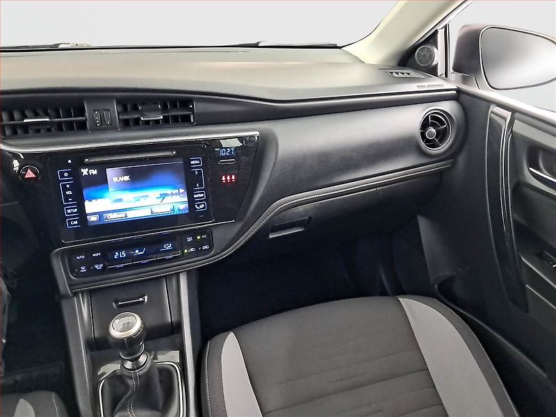 Toyota Auris (2018) 1.6 Valvematic, ČR,1.maj - fotka 8 z 18