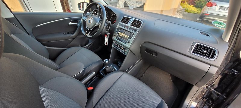 Volkswagen Polo (2016) 1,2TSi 81kW R-Line Highline - fotka 16 z 51