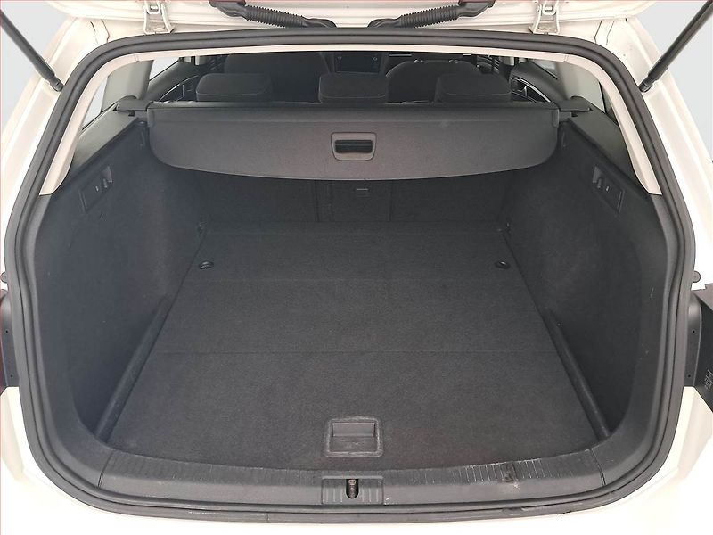 Volkswagen Golf (2020) Highline 1.5 TSI, ČR,1.maj - fotka 13 z 21
