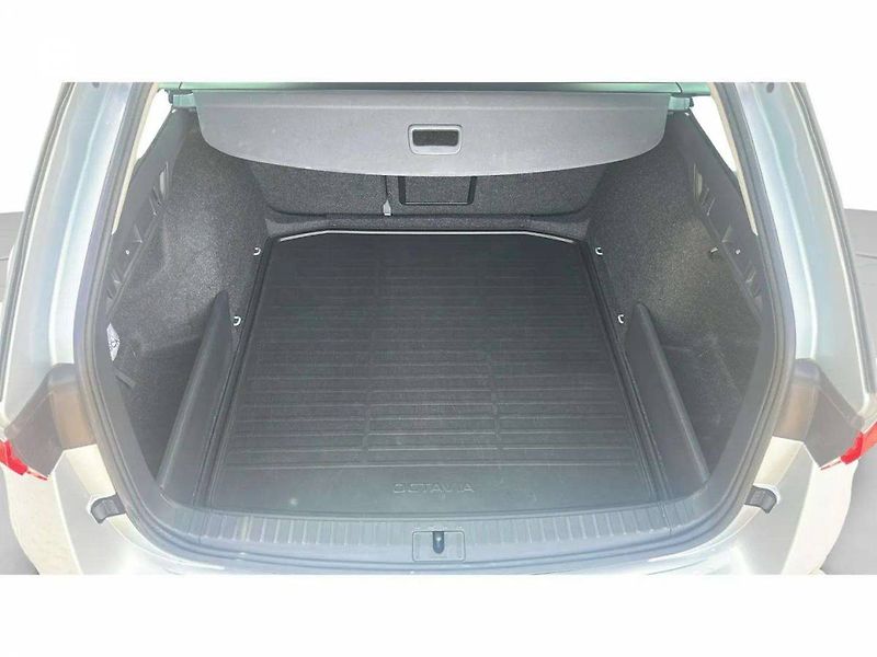 Škoda Octavia Combi Top Selection 2,0TDI 110 - fotka 25 z 31