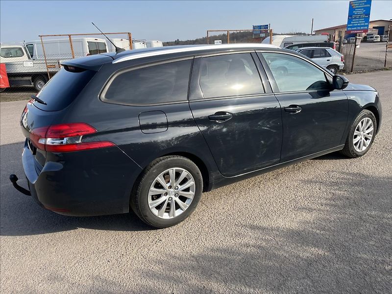 Peugeot 308 1,5 HDi STYLE KLIMA TAŽNÉ ALU - fotka 5 z 40