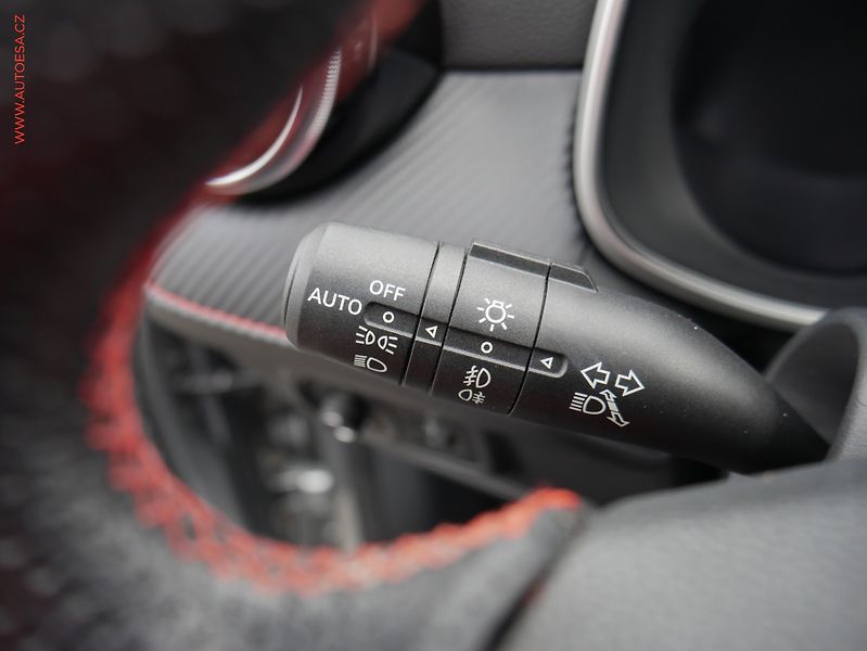 MG ZS (2022) 1.0 TGi, 1.maj,ČR, Exclusive - fotka 18 z 28