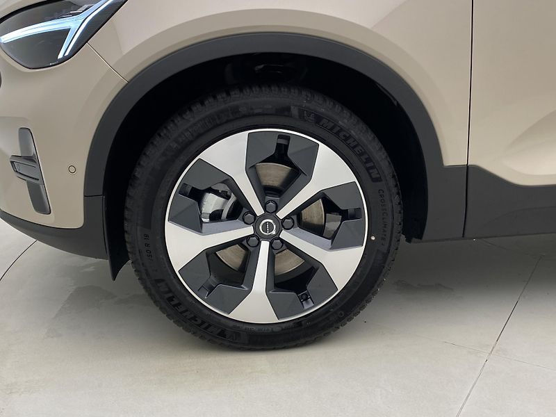 Volvo XC40 (2026) B3 AUT DARK ULTRA  - fotka 18 z 63