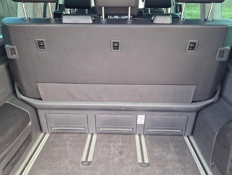 Volkswagen Multivan (2017) 7 místný - fotka 2 z 10